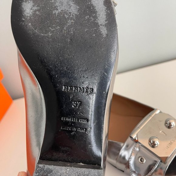 Hermes Silver Leather Open Flats with Palladium Hardware - Picture 4 of 10